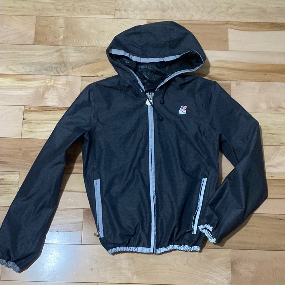 Classic K-way packable/reversible Windbreaker with reflective edges